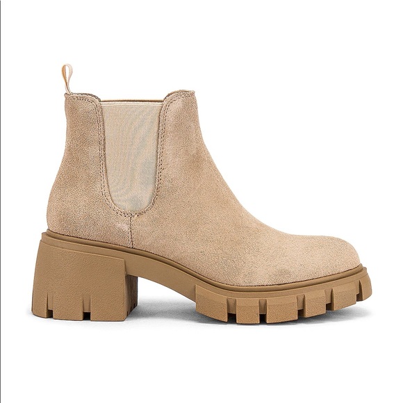 Steve Madden Howler Boot In Sand Suede 